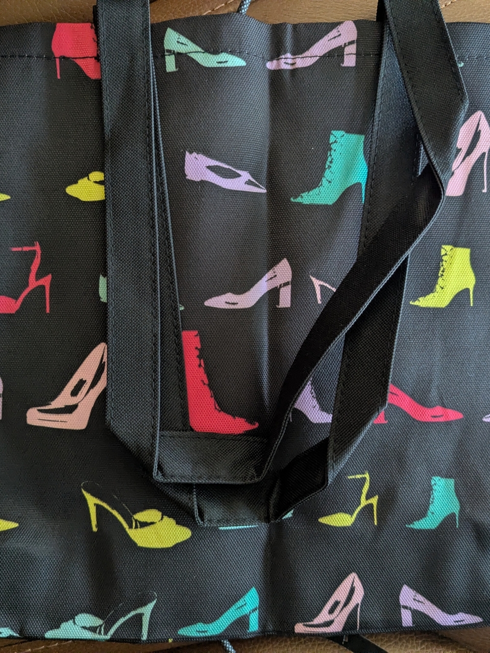 👠Black Tote Bag with Multicolor Shoe Print